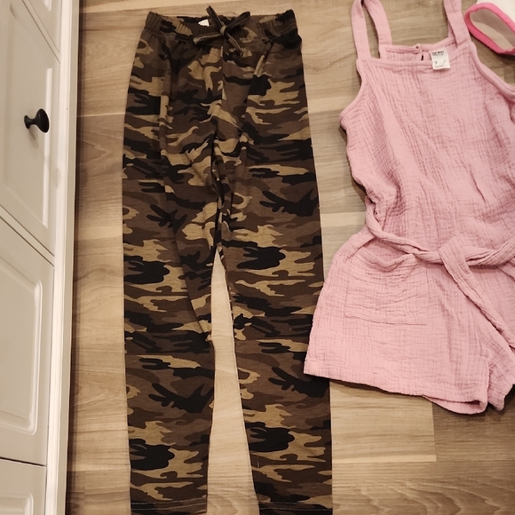 Size 9 Bundle - Picture 9 of 11